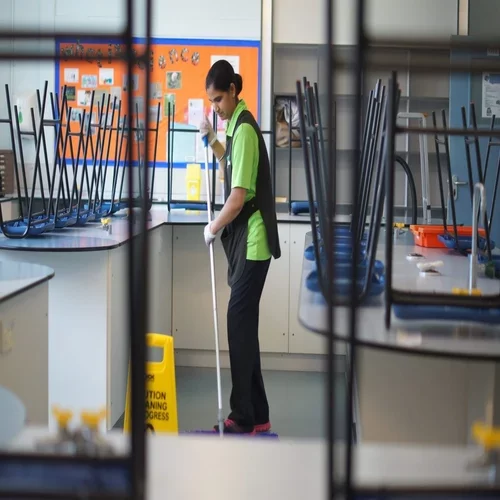 school-cleaning-services-500x500 (1)